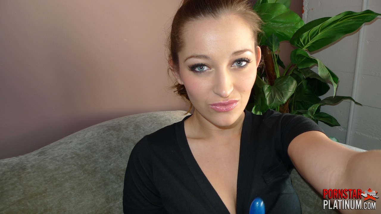 Natural-titted amateur Dani Daniels toying her  